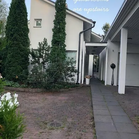 Huone Ylakerrassa 1 Km Jokirannasta
