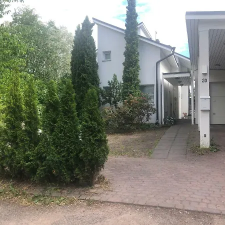 Huone Ylakerrassa 1 Km Jokirannasta *