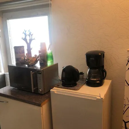 Privatunterkunft Huone Ylakerrassa 1 Km Jokirannasta Turku